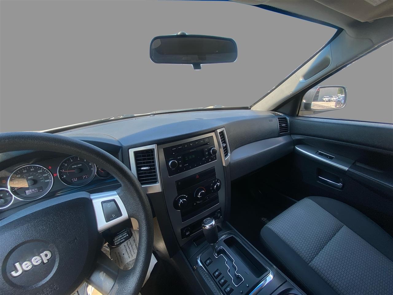 Jeep Grand Cherokee Laredo 2WD 2009