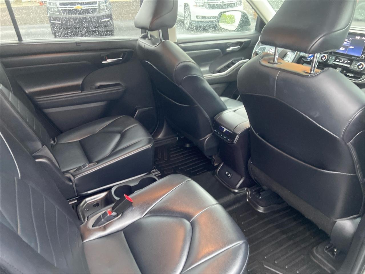 Toyota Highlander Hybrid XLE 2021