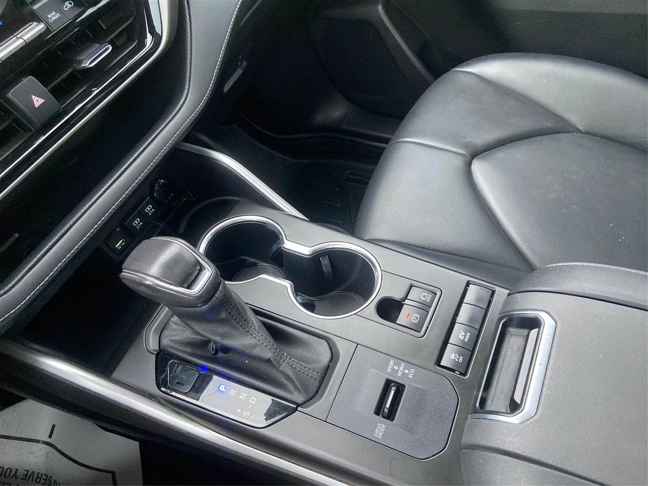 Toyota Highlander Hybrid XLE 2021