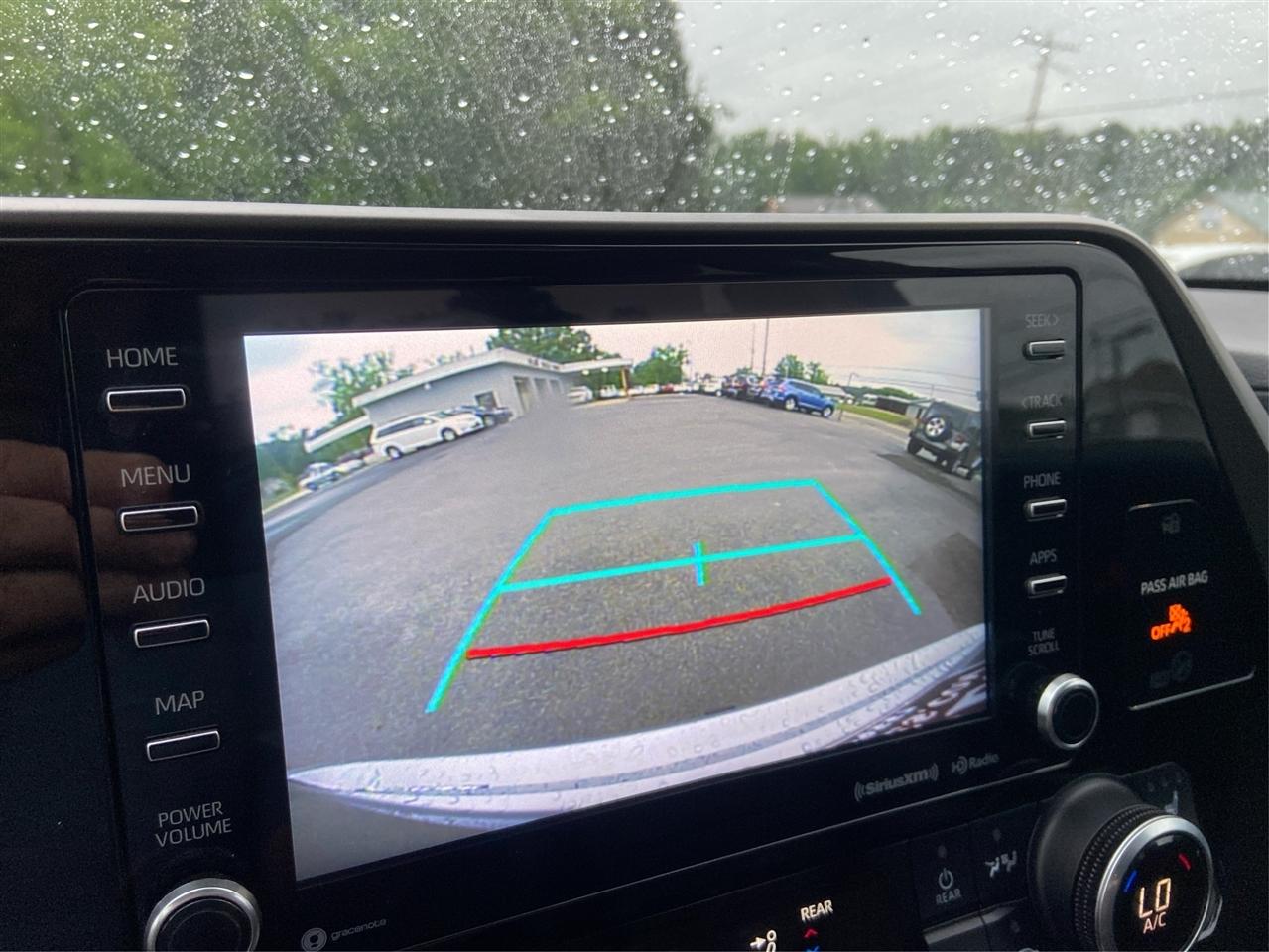Toyota Highlander Hybrid XLE 2021
