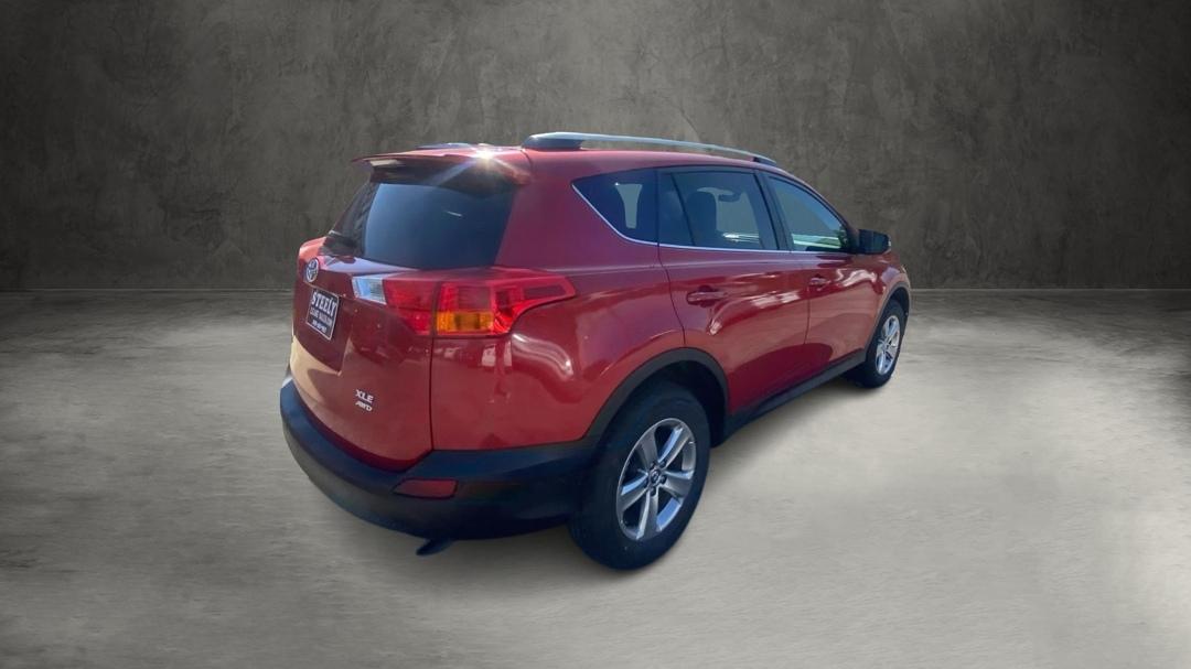 Toyota RAV4 XLE AWD 2015