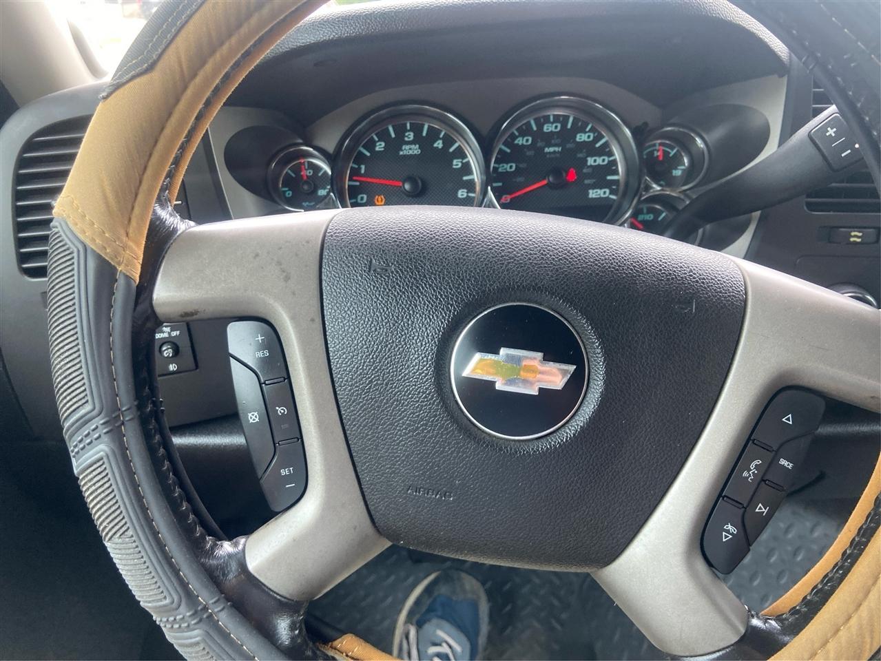 Chevrolet Silverado 1500 LT Crew Cab 4WD 2012