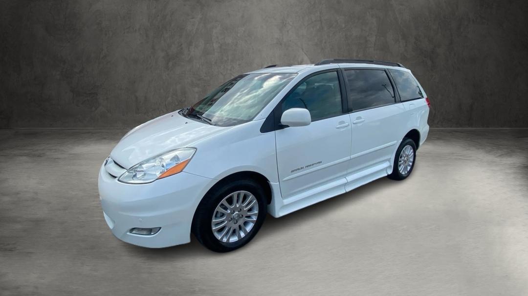 2010 Toyota Sienna XLE FWD Mobility Access 7-Passenger V6