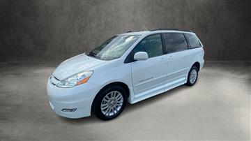 2010 Toyota Sienna XLE FWD Mobility Access 7-Passenger V6