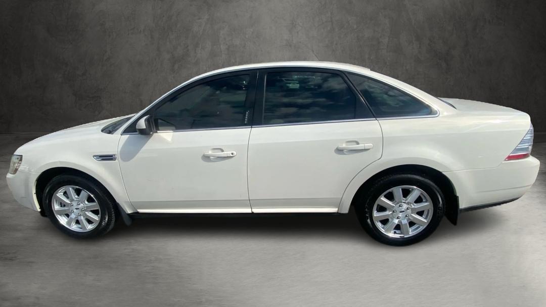 Ford Taurus SE FWD 2009