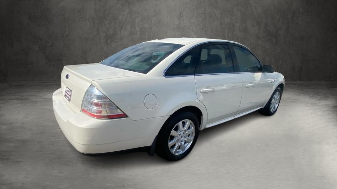 Ford Taurus SE FWD 2009