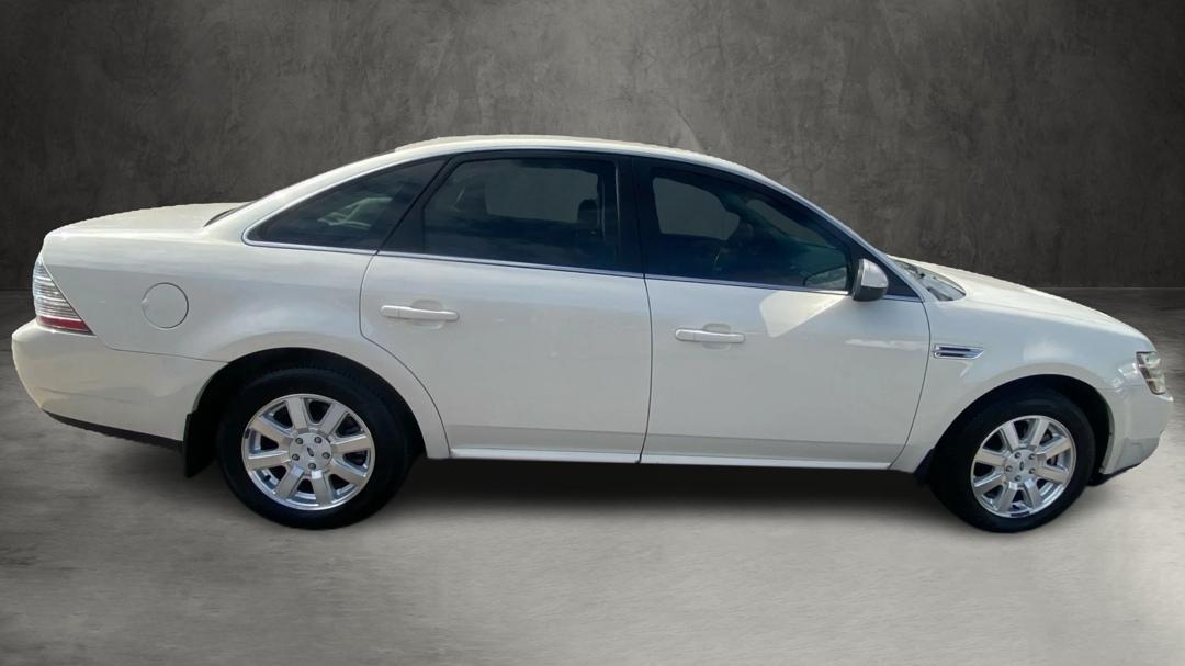 Ford Taurus SE FWD 2009