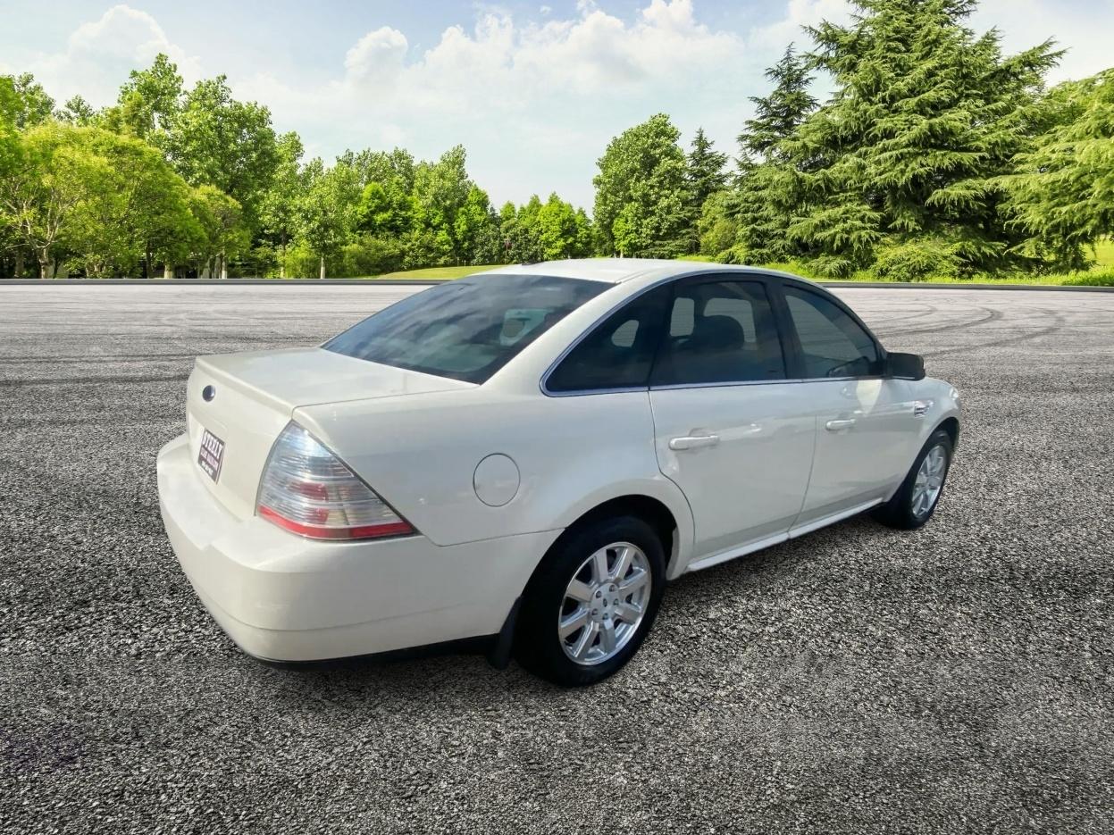 Ford Taurus SE FWD 2009