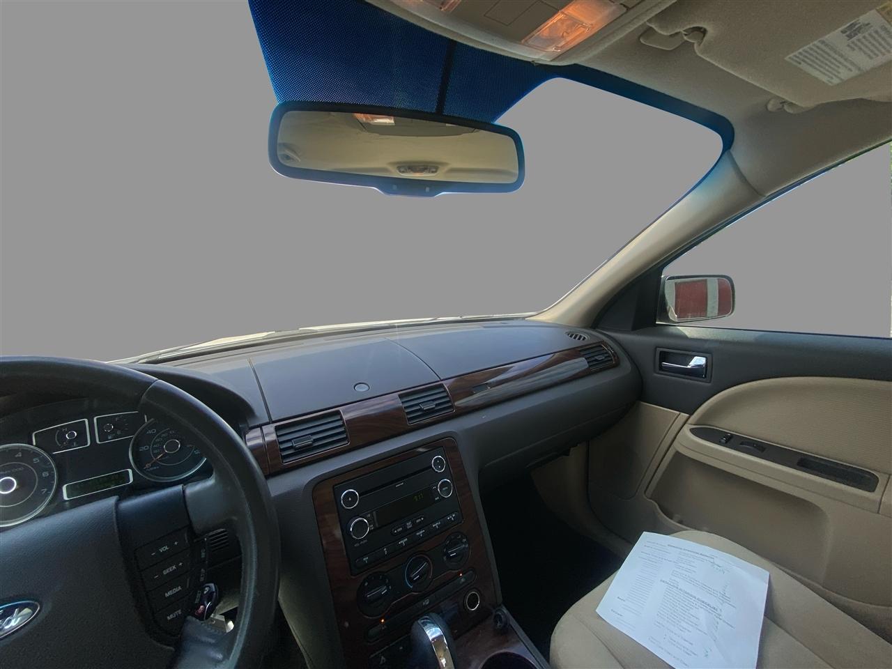 Ford Taurus SE FWD 2009