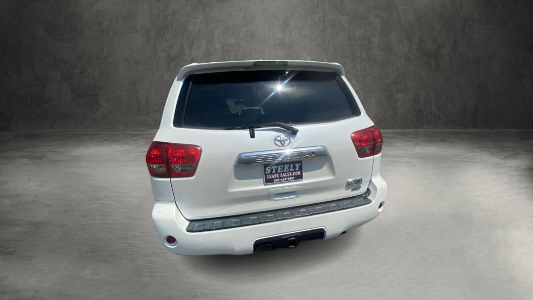 Toyota Sequoia Plantium 4WD FFV 2013