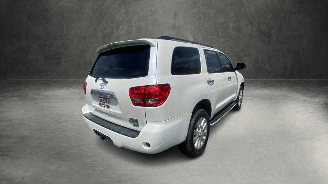 Toyota Sequoia Plantium 4WD FFV 2013