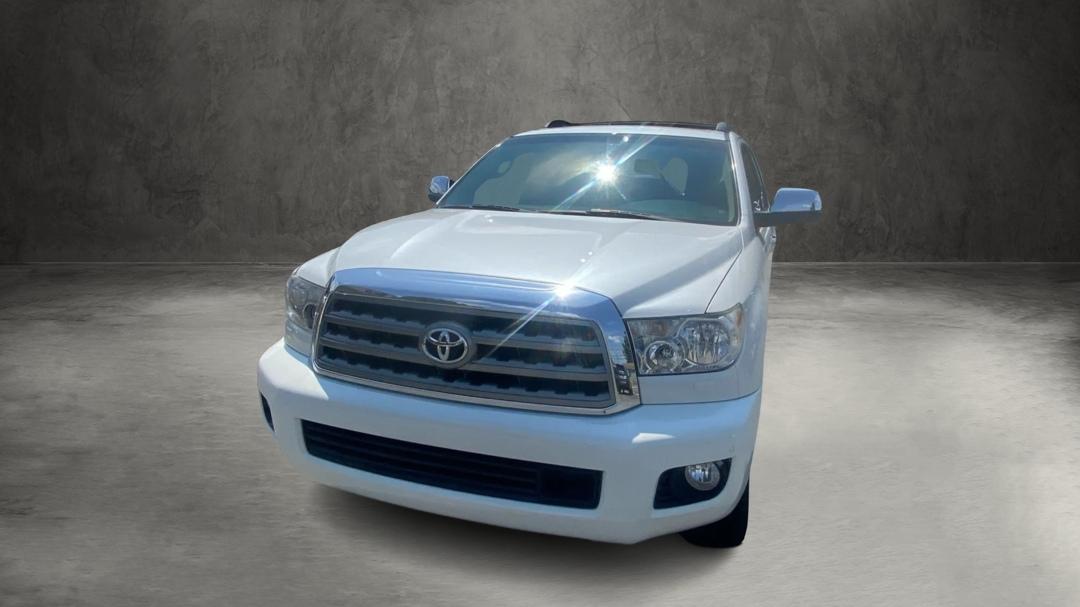 Toyota Sequoia Plantium 4WD FFV 2013