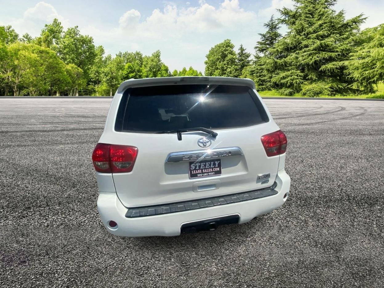 Toyota Sequoia Platinum 4WD FFV 2013