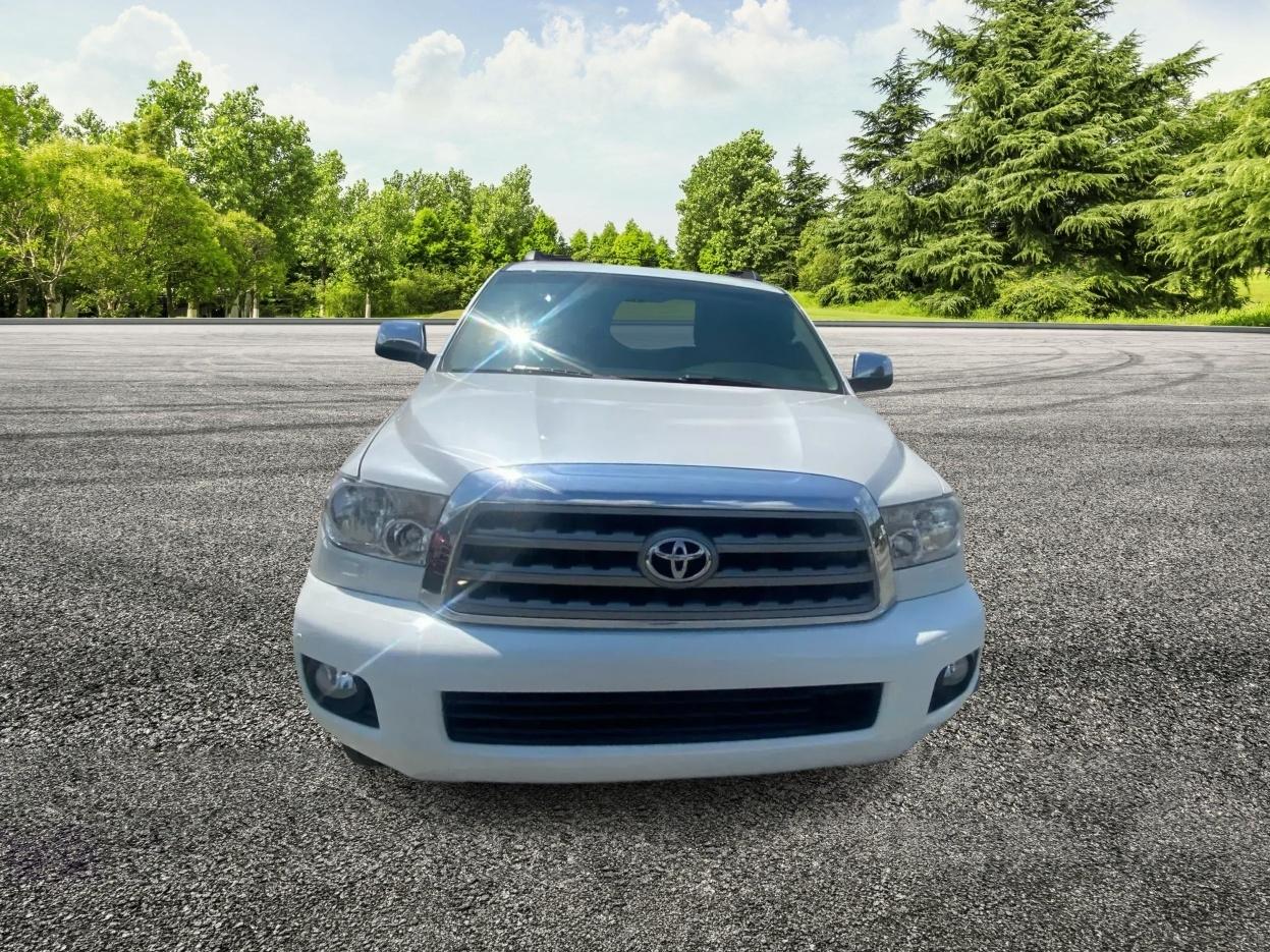 Toyota Sequoia Platinum 4WD FFV 2013