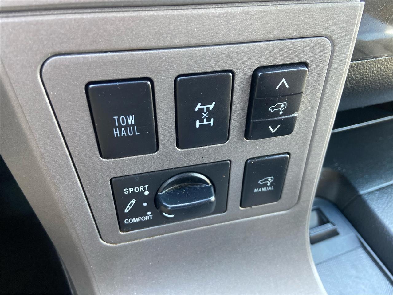 Toyota Sequoia Platinum 4WD FFV 2013