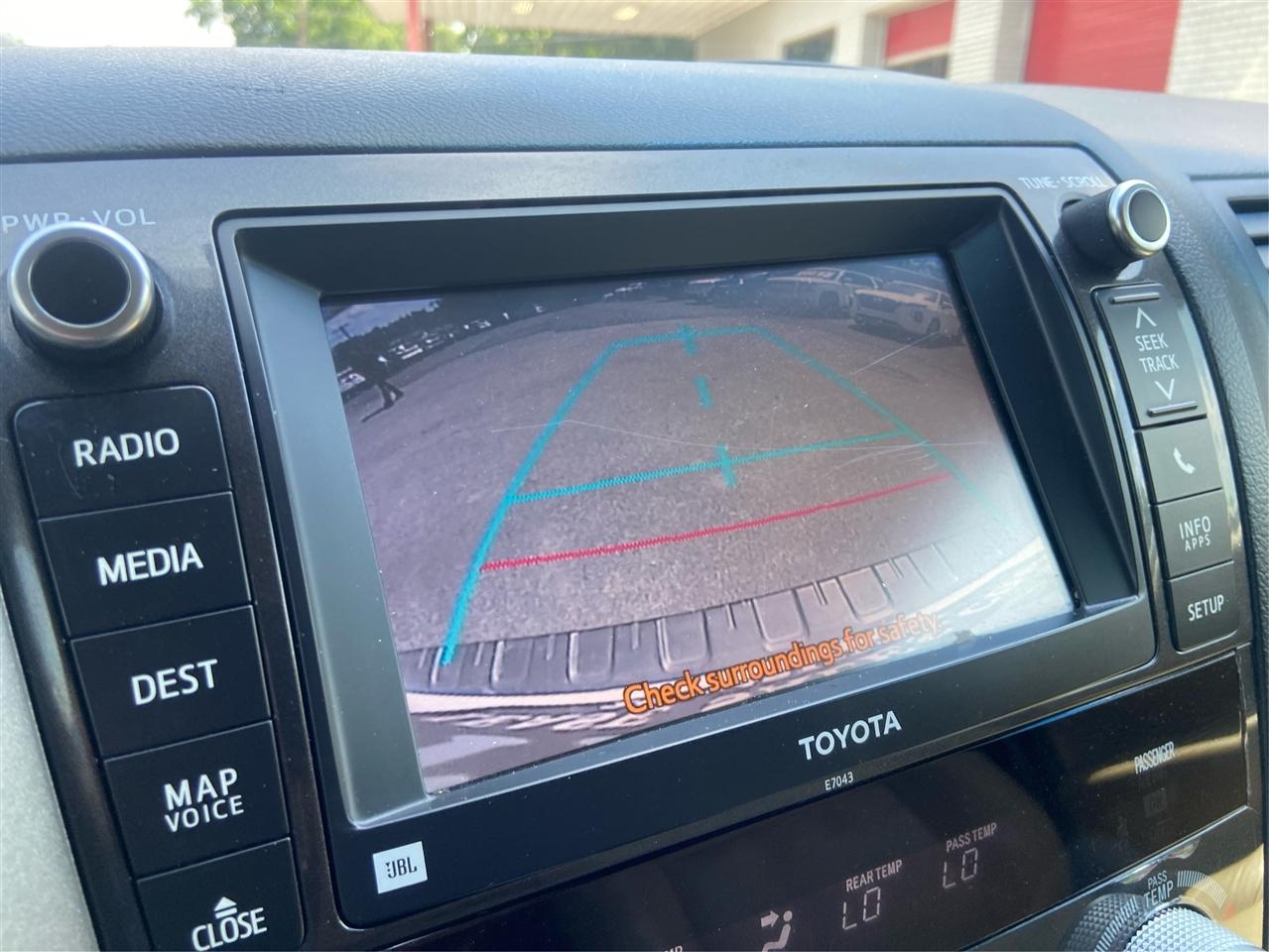 Toyota Sequoia Platinum 4WD FFV 2013