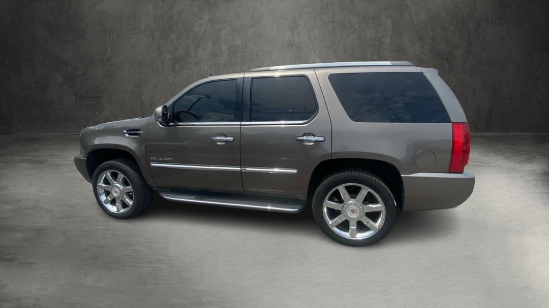 Cadillac Escalade Luxury 2WD 2014