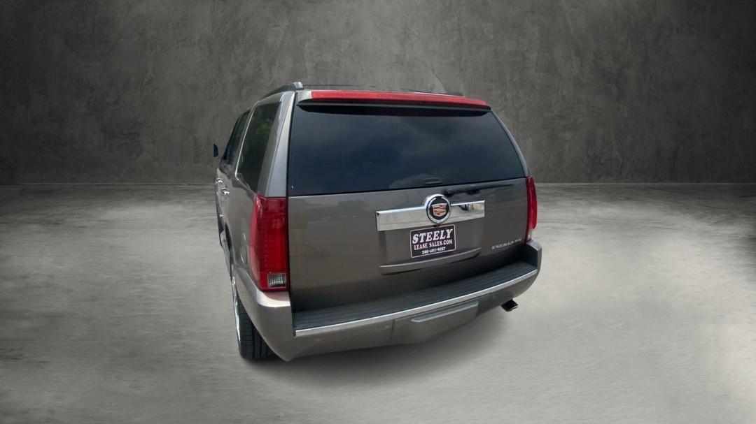Cadillac Escalade Luxury 2WD 2014