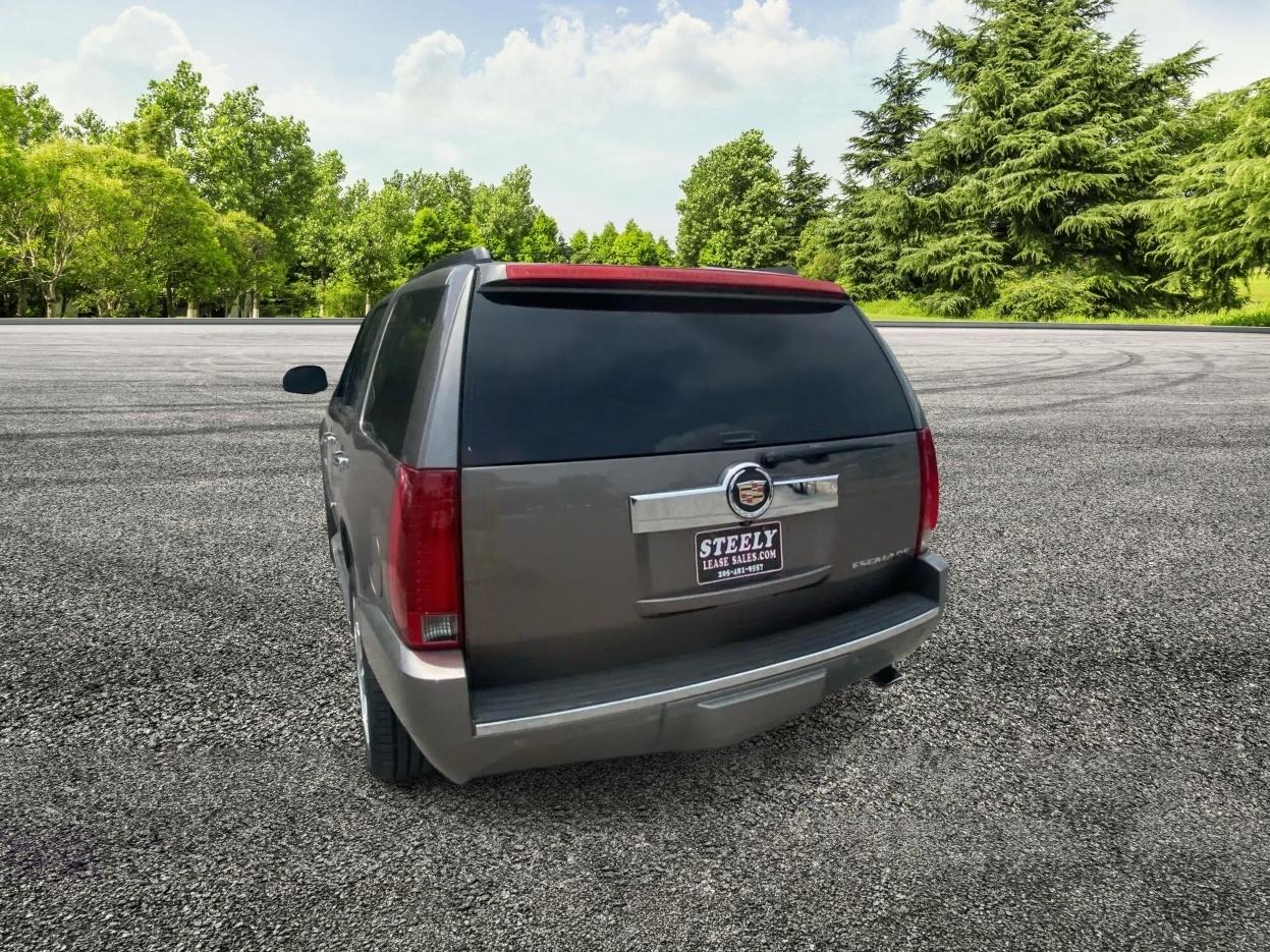 Cadillac Escalade Luxury 2WD 2014