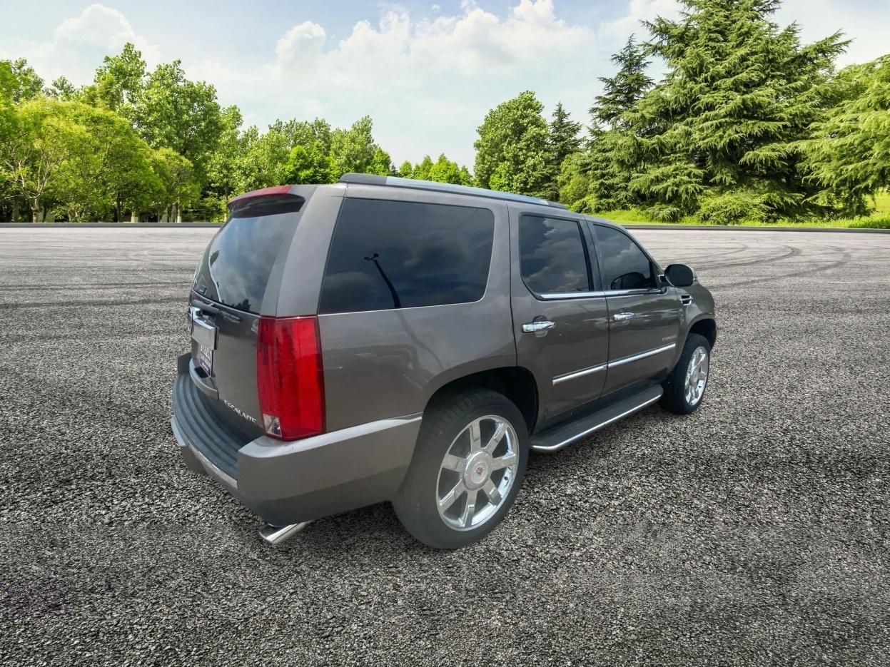 Cadillac Escalade Luxury 2WD 2014