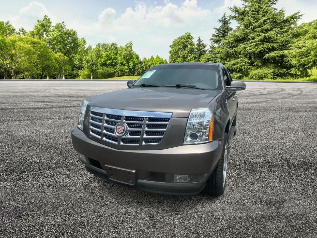 Cadillac Escalade Luxury 2WD 2014