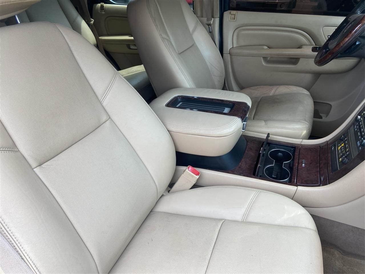 Cadillac Escalade Luxury 2WD 2014