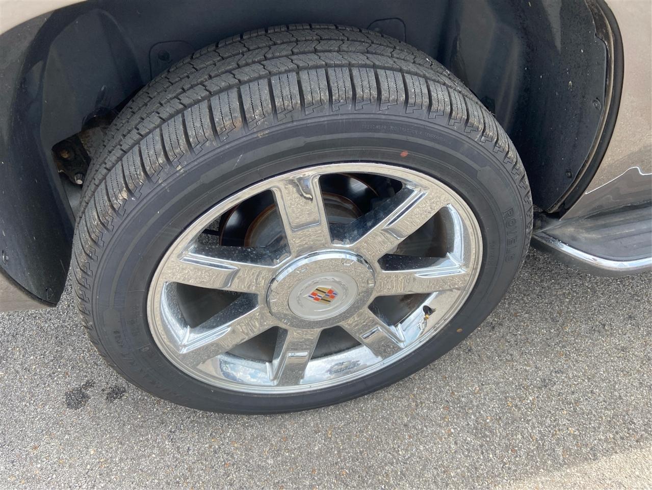 Cadillac Escalade Luxury 2WD 2014