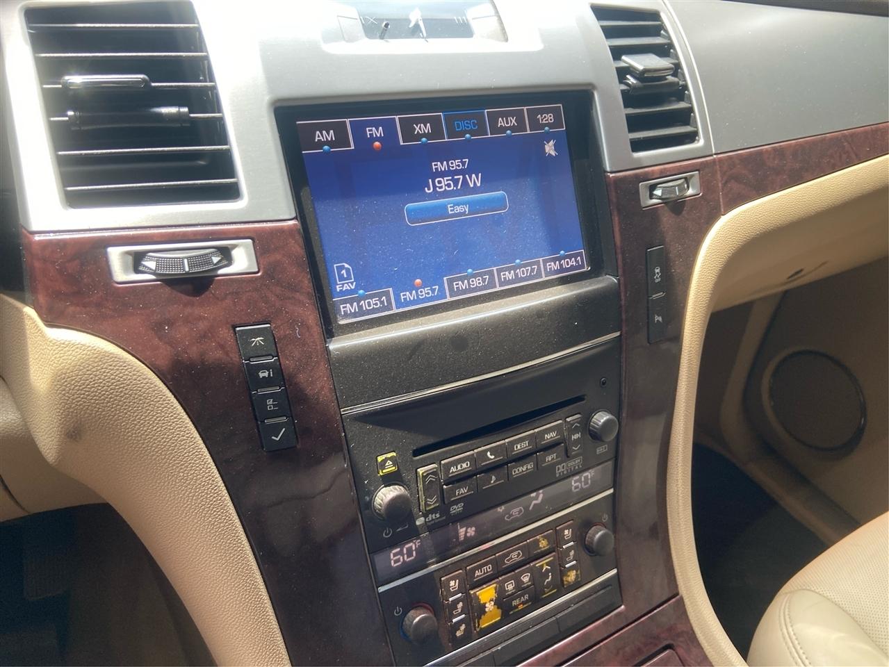 Cadillac Escalade Luxury 2WD 2014