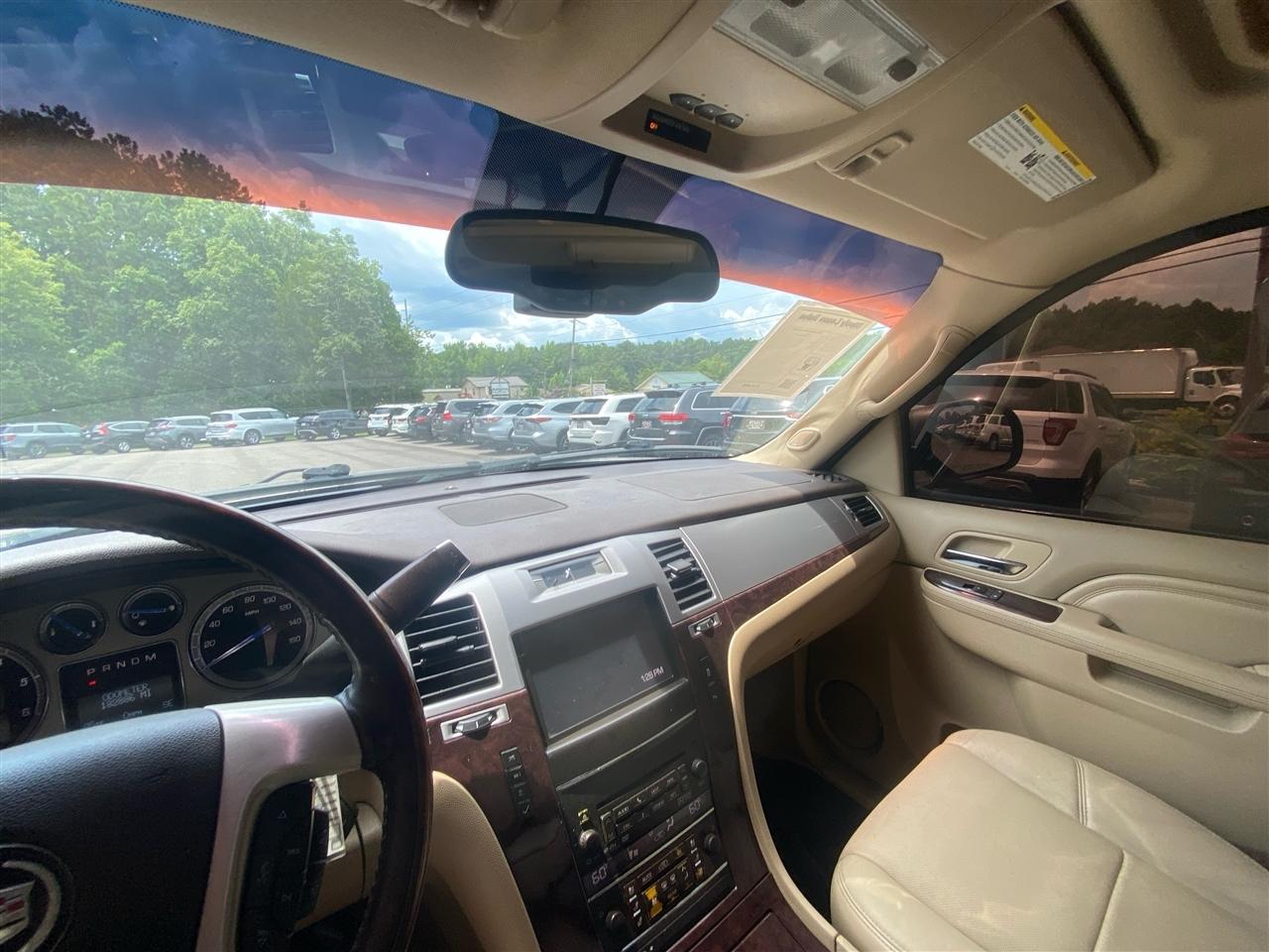 Cadillac Escalade Luxury 2WD 2014
