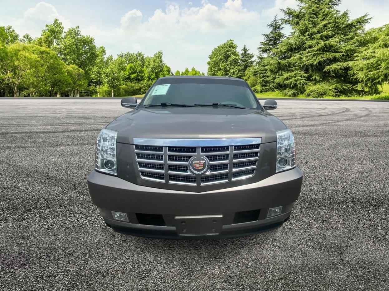 Cadillac Escalade Luxury 2WD 2014