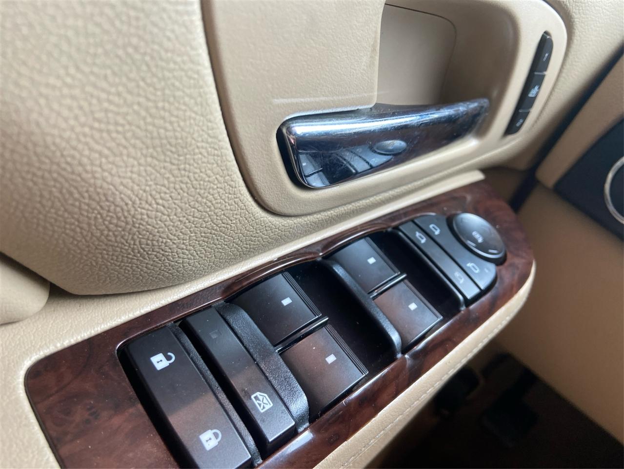 Cadillac Escalade Luxury 2WD 2014
