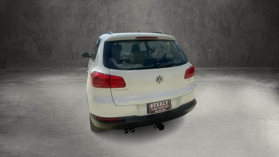 Volkswagen Tiguan S 2016