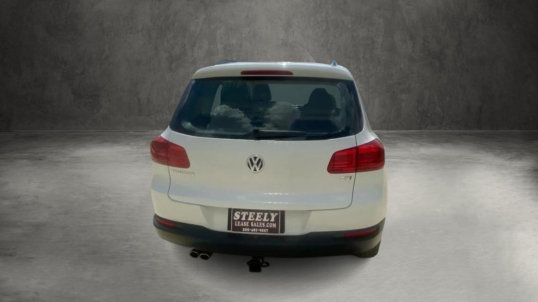 Volkswagen Tiguan S 2016