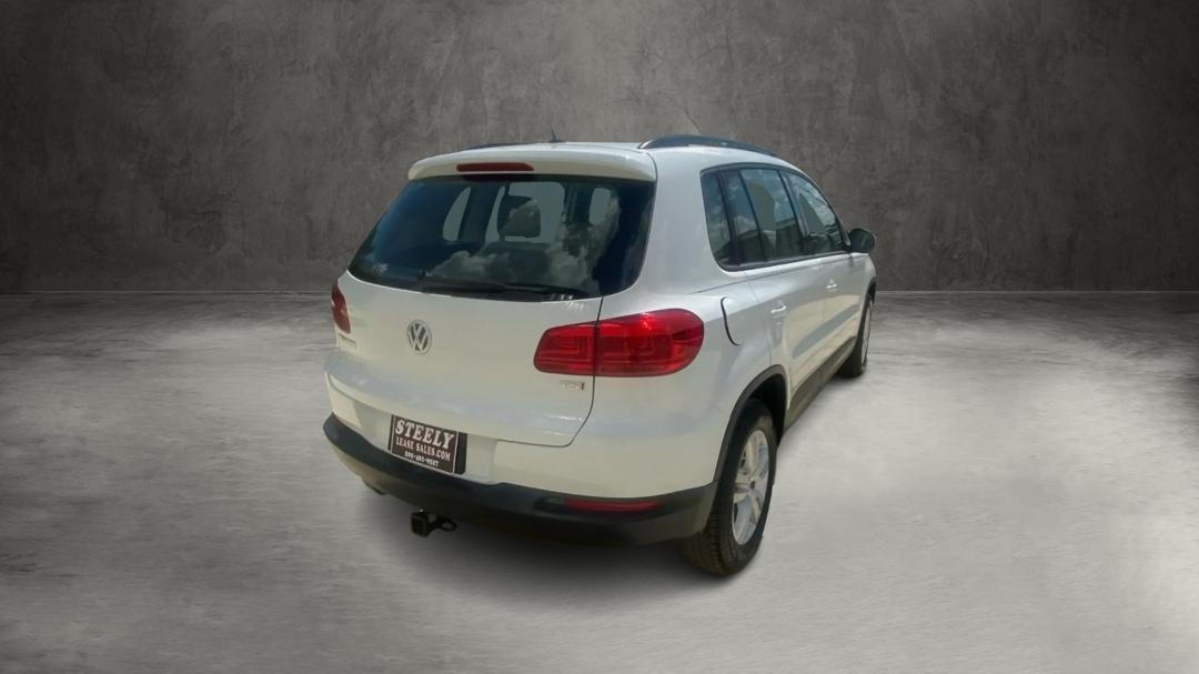 Volkswagen Tiguan S 2016
