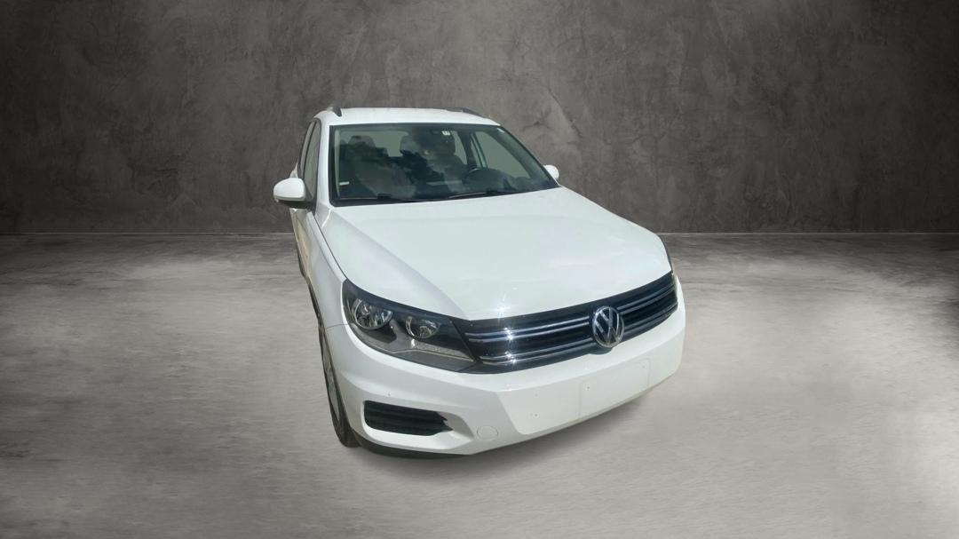 Volkswagen Tiguan S 2016