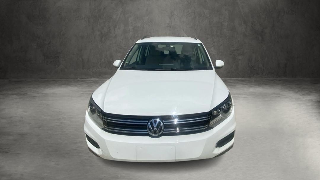 Volkswagen Tiguan S 2016