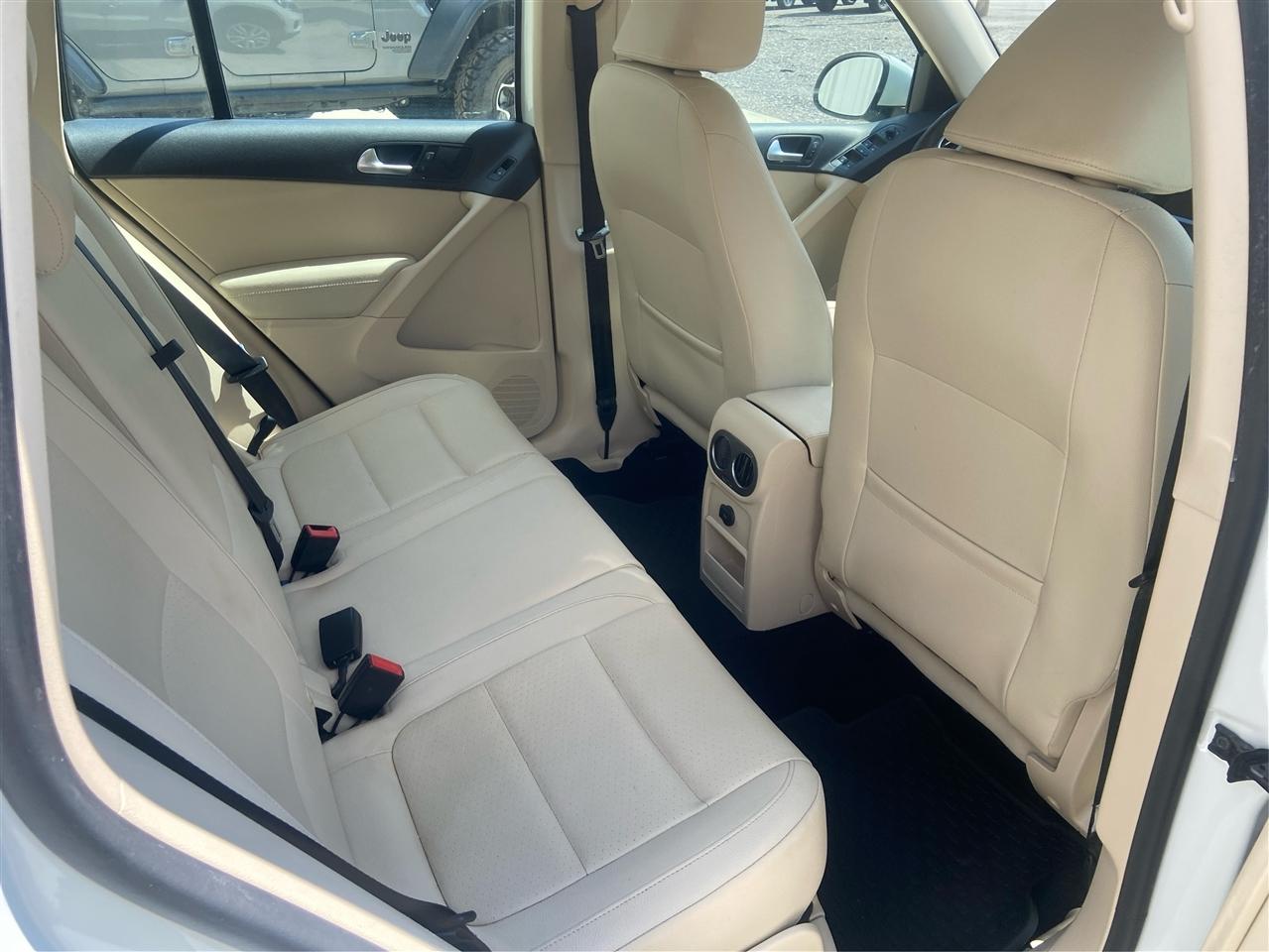Volkswagen Tiguan S 2016