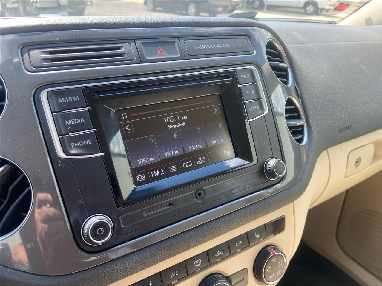 Volkswagen Tiguan S 2016