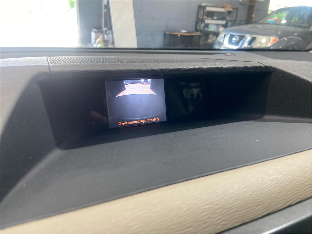 Toyota Sienna XLE 8-Pass V6 2011