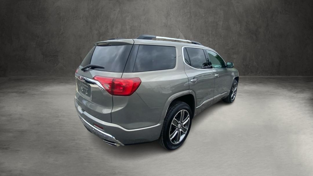 GMC Acadia Denali 2019