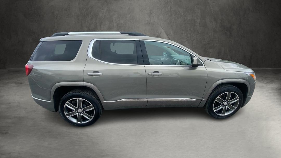 GMC Acadia Denali 2019