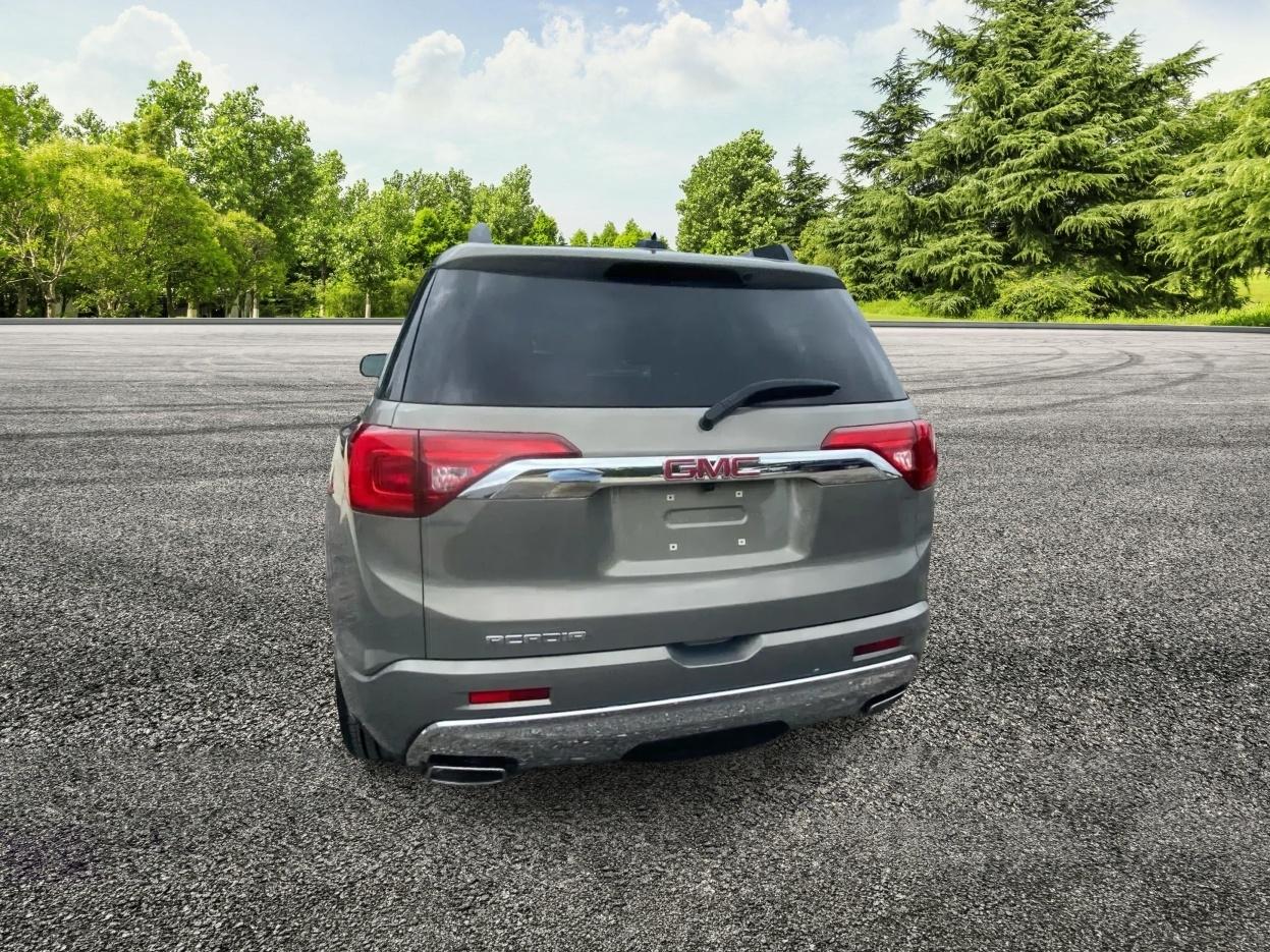 GMC Acadia Denali 2019