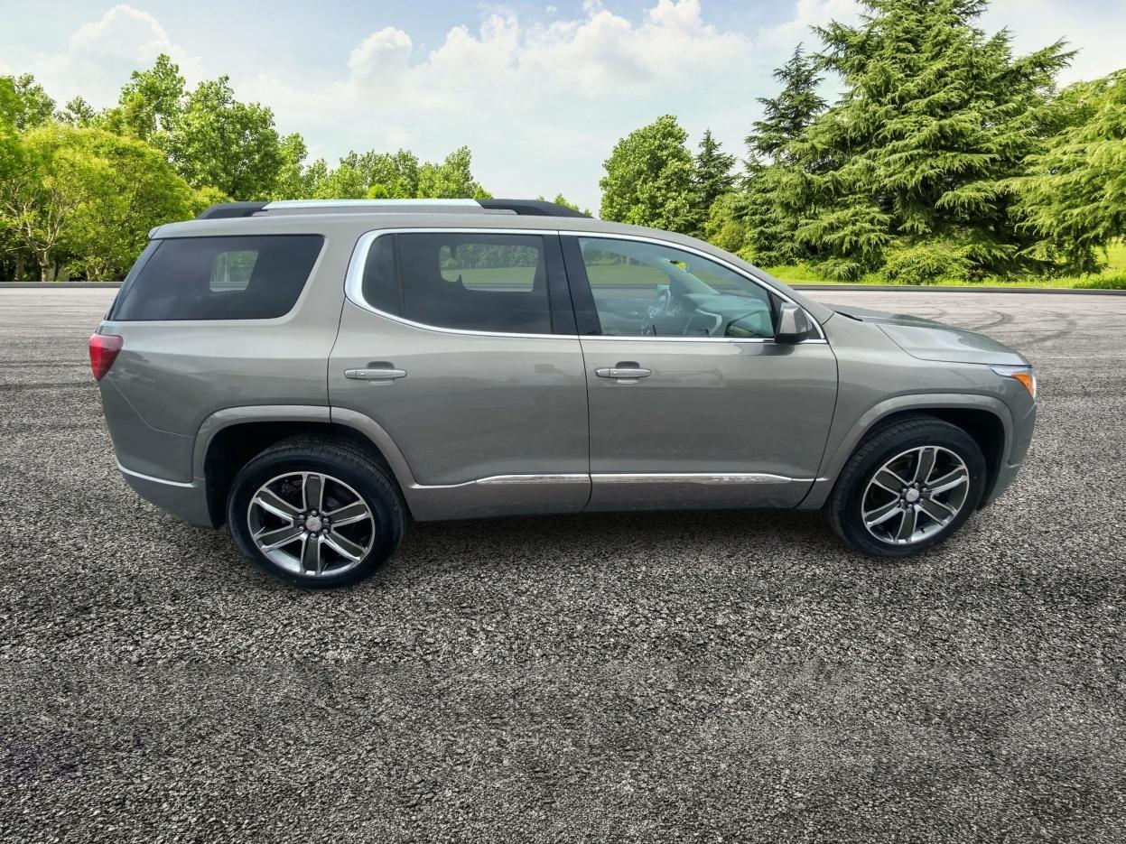 GMC Acadia Denali 2019