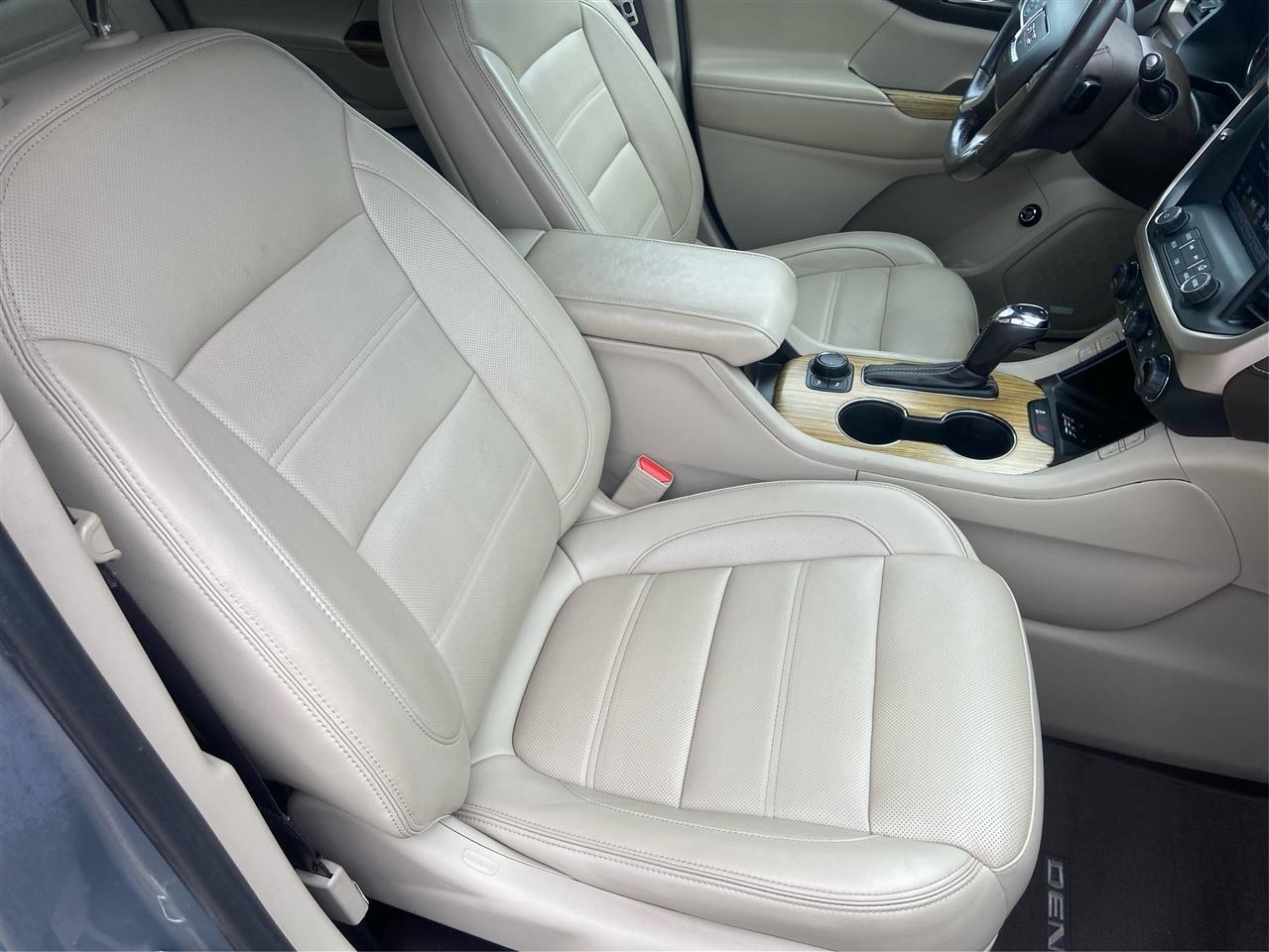 GMC Acadia Denali 2019