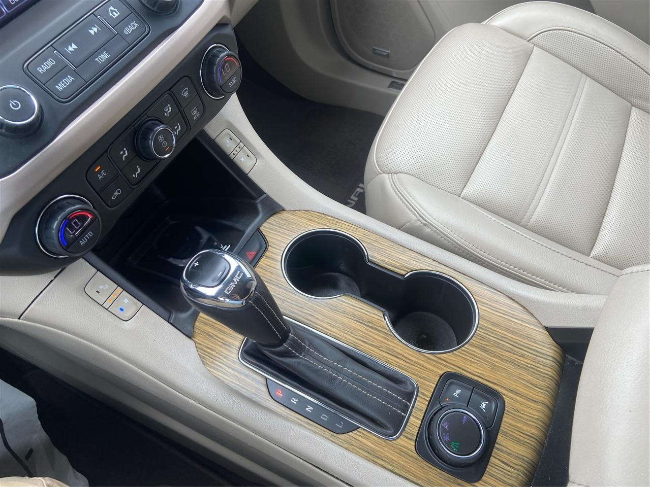 GMC Acadia Denali 2019