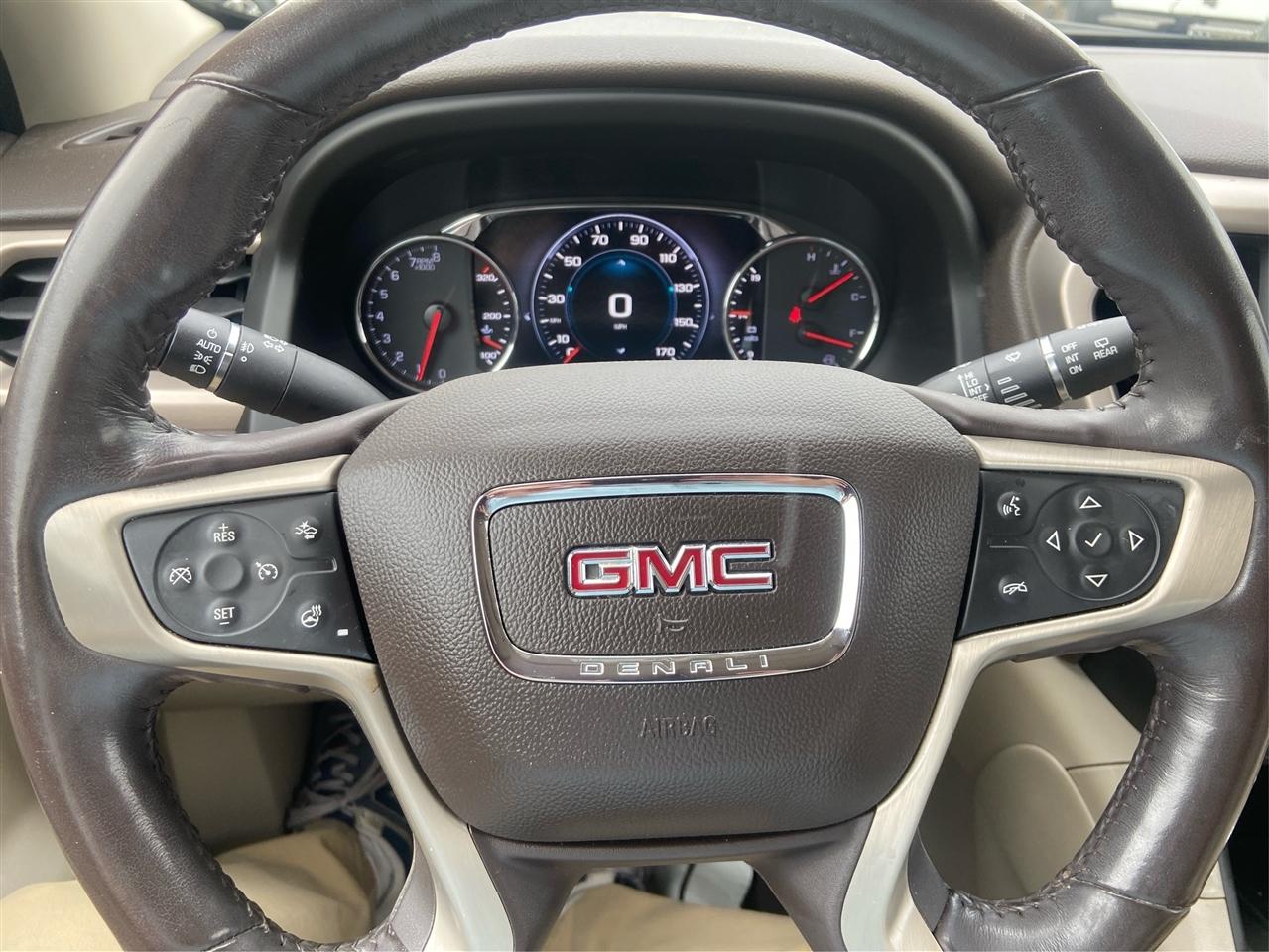 GMC Acadia Denali 2019