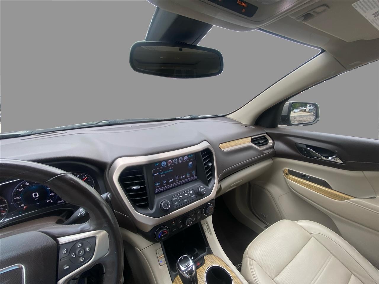 GMC Acadia Denali 2019