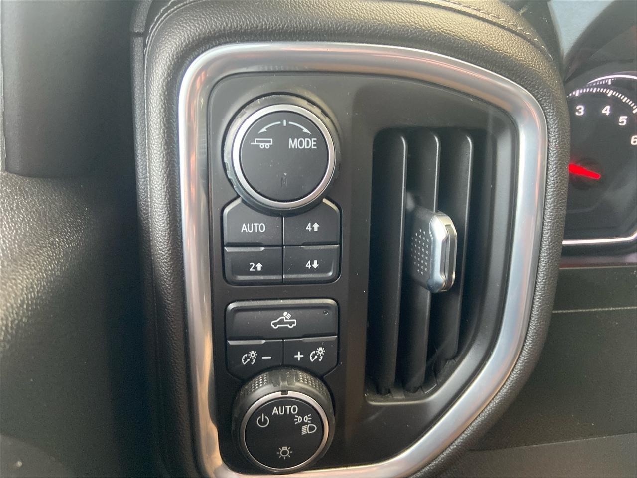 Chevrolet Silverado 1500 LT Crew Cab 4WD 2021