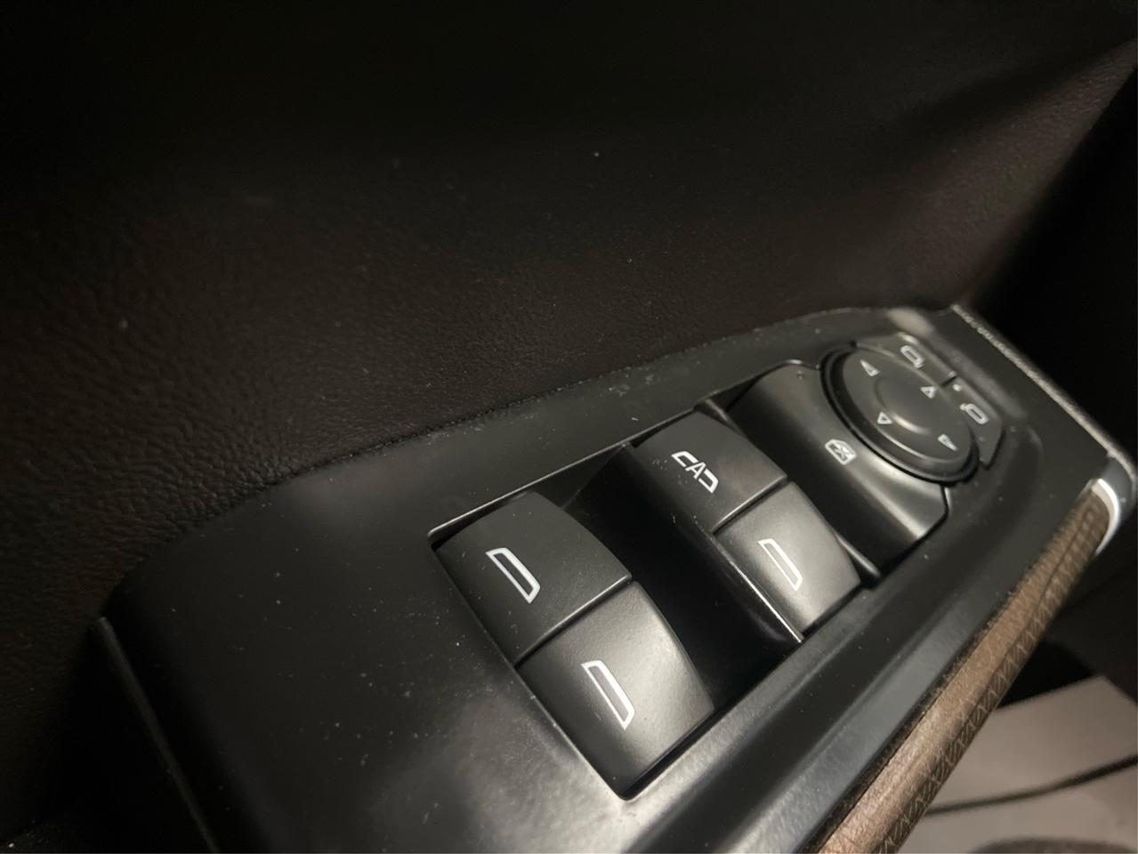 Chevrolet Silverado 1500 LT Crew Cab 4WD 2021