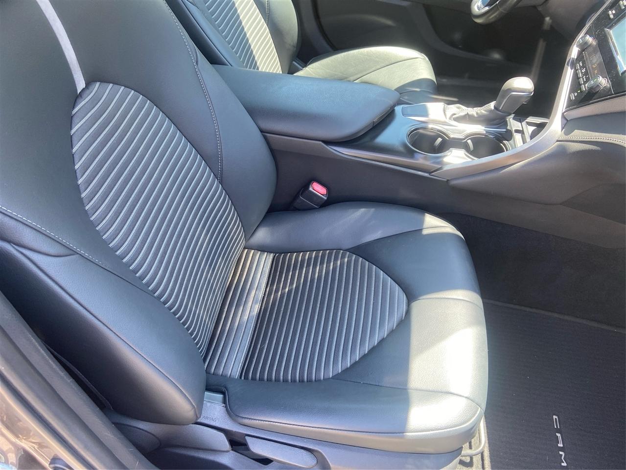 Toyota Camry SE 2019